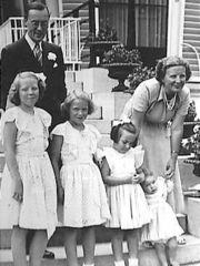 Het gezin van prins Bernhard en Juliana in 1948